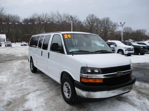2024 Chevrolet Express 3500 LT