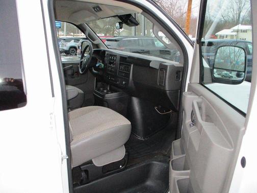 2024 Chevrolet Express 3500 LT