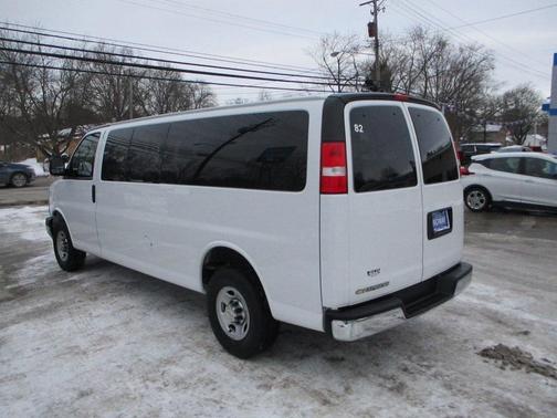 2024 Chevrolet Express 3500 LT
