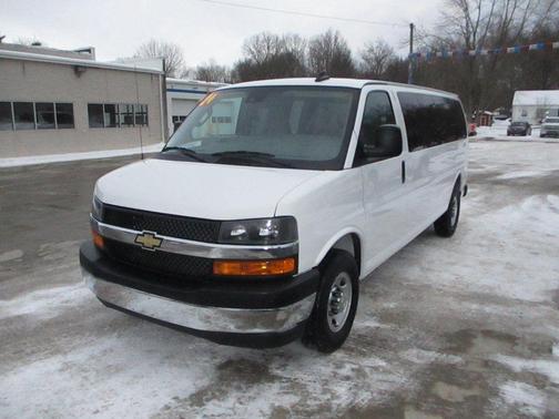 2024 Chevrolet Express 3500 LT