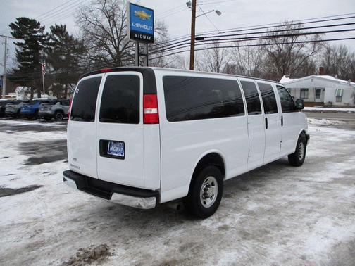 2024 Chevrolet Express 3500 LT