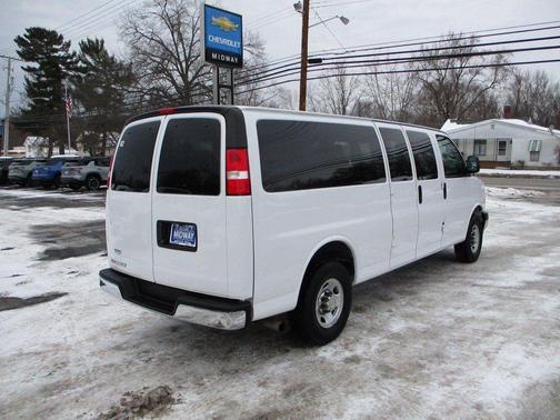 2024 Chevrolet Express 3500 LT
