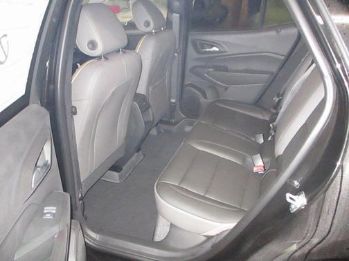 Mosaic Black Metallic 2026 Chevrolet Trax ACTIV