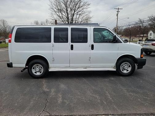 2017 Chevrolet Express 2500 LS