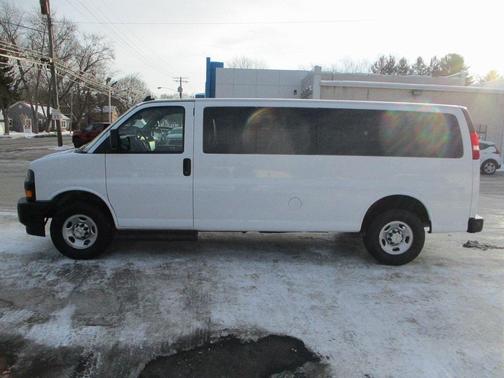 2023 Chevrolet Express 3500 LS