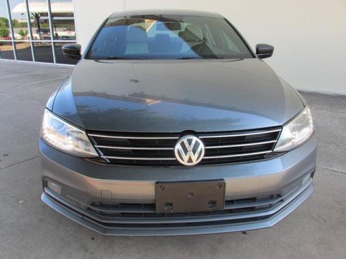 Platinum Gray Metallic 2016 Volkswagen Jetta 1.8T Sport