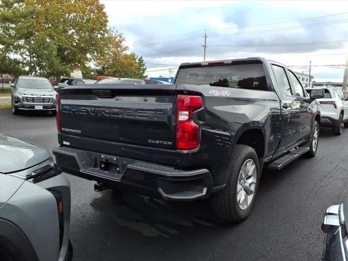 2022 Chevrolet Silverado 1500 Custom