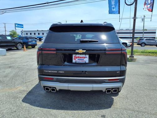 2024 Chevrolet Traverse LT