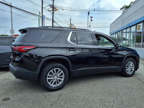 2022 Chevrolet Traverse LT Leather