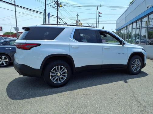 2022 Chevrolet Traverse LT Leather
