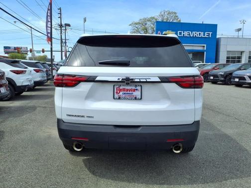 2022 Chevrolet Traverse LS