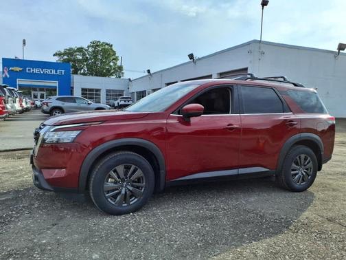 2022 Nissan Pathfinder SV