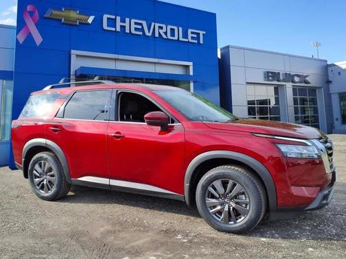 2022 Nissan Pathfinder SV