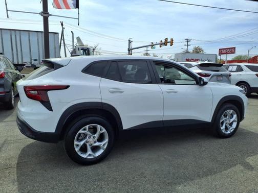 2024 Chevrolet Trax LS
