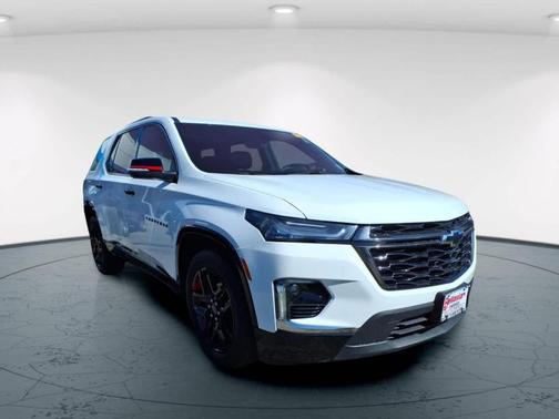 Summit White 2023 Chevrolet Traverse Premier
