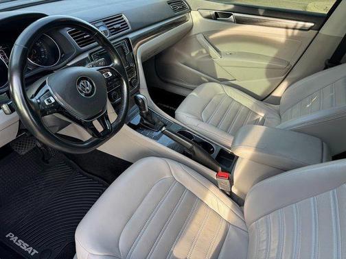 2016 Volkswagen Passat 1.8T SE