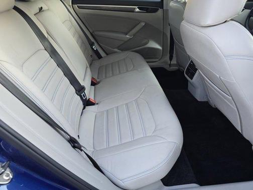 2016 Volkswagen Passat 1.8T SE