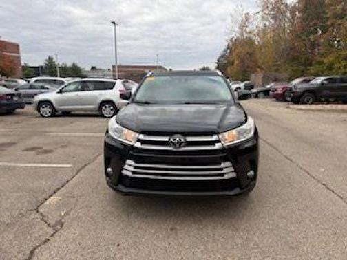 2017 Toyota Highlander SE