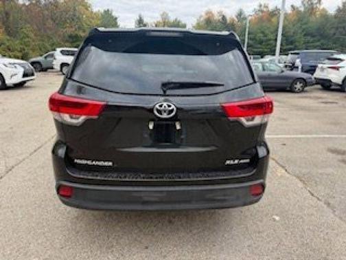 2017 Toyota Highlander SE