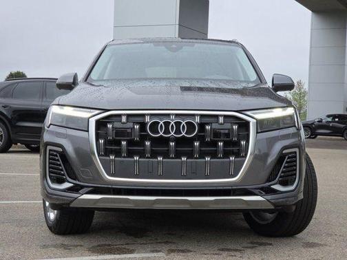 2025 Audi Q7 55 Premium Plus
