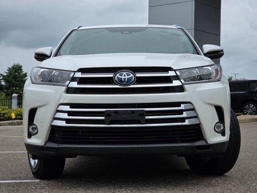Blizzard Pearl 2019 Toyota Highlander Hybrid Platinum