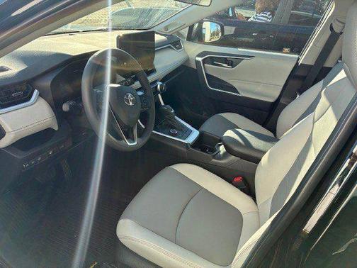 2025 Toyota RAV4 Hybrid XLE Premium