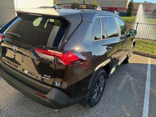 2025 Toyota RAV4 Hybrid XLE Premium