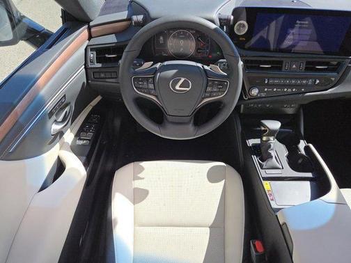 2025 Lexus ES 350 Base