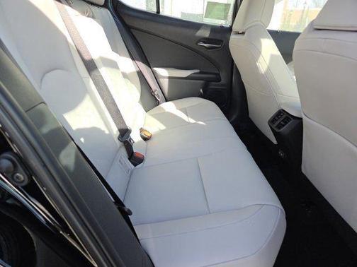 2025 Lexus UX 300h F SPORT Design