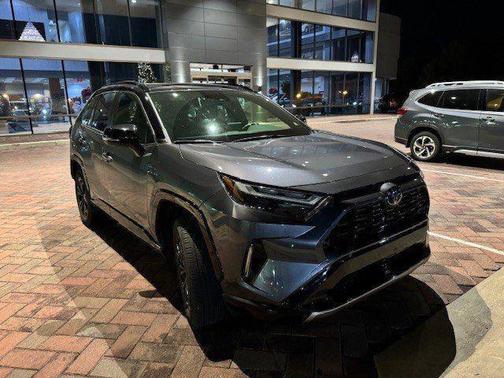 2023 Toyota RAV4 Hybrid SE