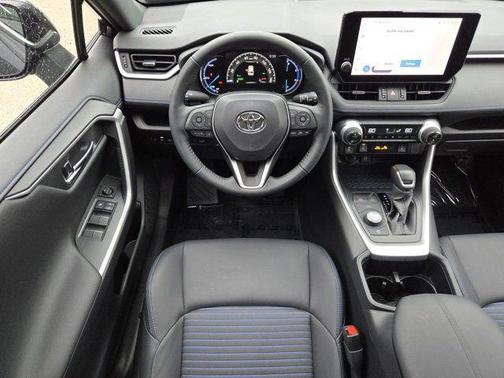 2023 Toyota RAV4 Hybrid SE