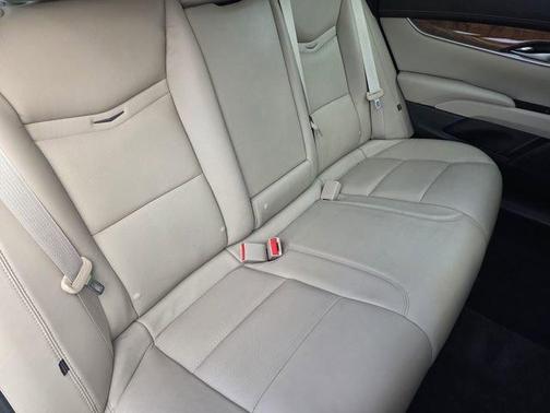 Crystal White Tricoat 2018 Cadillac XTS Luxury