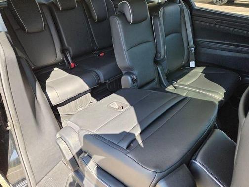 Crystal Black Pearl 2025 Honda Odyssey Elite