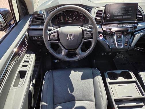Crystal Black Pearl 2025 Honda Odyssey Elite