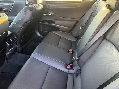 2023 Lexus ES 350 Base