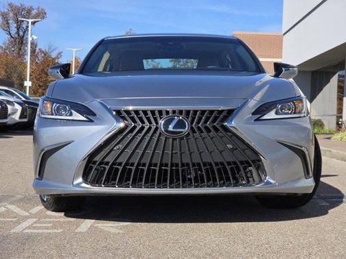2024 Lexus ES 300h Base