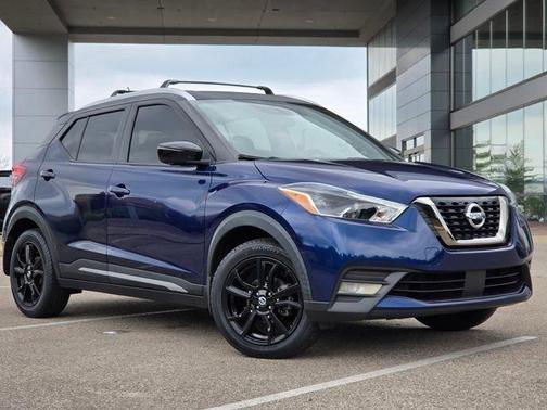 Deep Blue Pearl/Fresh Powder 2020 Nissan Kicks SR