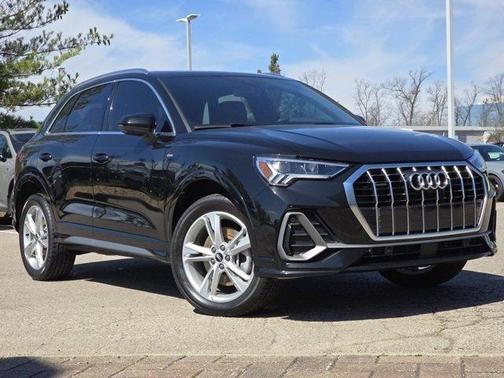 2022 Audi Q3 45 S line Premium Plus