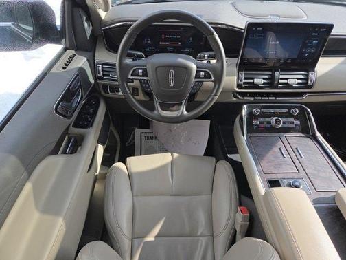 2022 Lincoln Navigator Standard