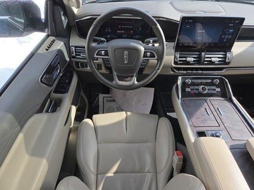 2022 Lincoln Navigator Standard