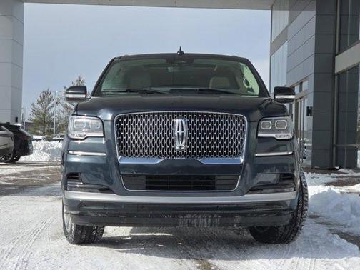 2022 Lincoln Navigator Standard