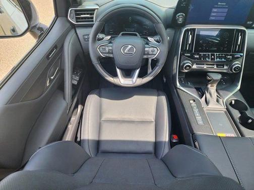 2025 Lexus LX 600 Luxury