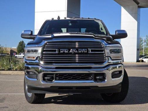 2019 RAM 3500 Laramie Crew Cab 4x4 6'4' Box