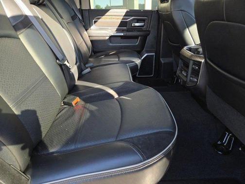 2019 RAM 3500 Laramie Crew Cab 4x4 6'4' Box