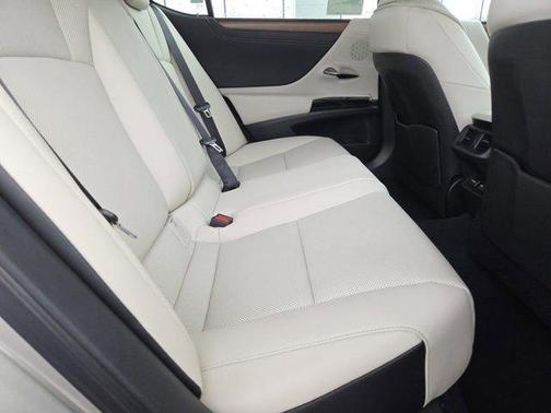 2025 Lexus ES 350 Base