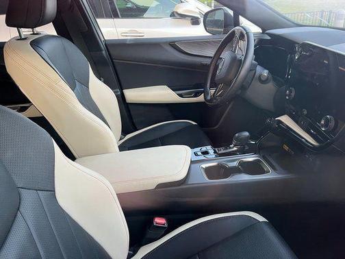 2022 Lexus NX 350h Luxury