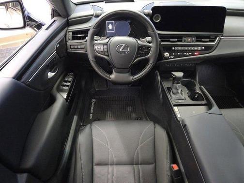 2025 Lexus ES 350 Ultra Luxury