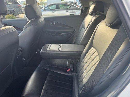 2017 INFINITI QX50 Base