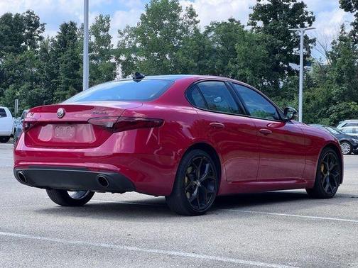 Alfa Rosso 2021 Alfa Romeo Giulia Ti