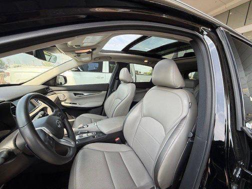 2023 INFINITI QX50 LUXE AWD